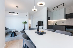 Apartment (A1) | Dining