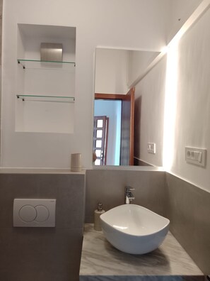 House | Bathroom