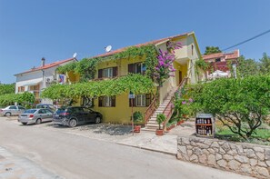 Building design - Apartments and Rooms Anita (Jelsa)