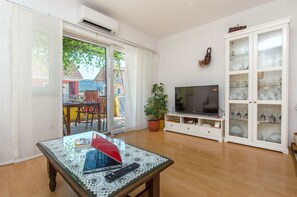 Apart Daire (A4) | Oturma odası