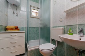 Apartment (A4) | Bathroom