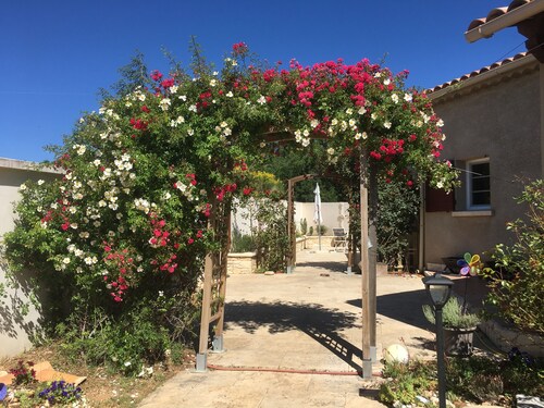 House for 2 or 4 people, ideal for a couple with children, shared pool