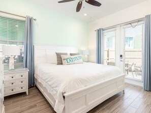 3 bedrooms, iron/ironing board, Internet, bed sheets - Classic Margaritaville Cottage w/ Full Kitchen & Indoor/Outdoor Living (Kissimmee)