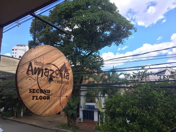 Façana frontal de l'allotjament