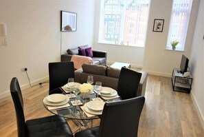 Dining - Self Catered Accommodation With Parking (Chester)