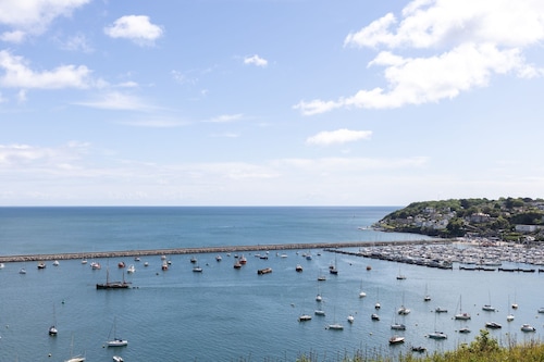 Lighthouse View -  a house that sleeps 6 guests  in 3 bedrooms