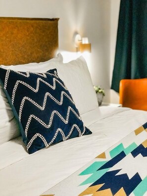 Chambre, 1 très grand lit