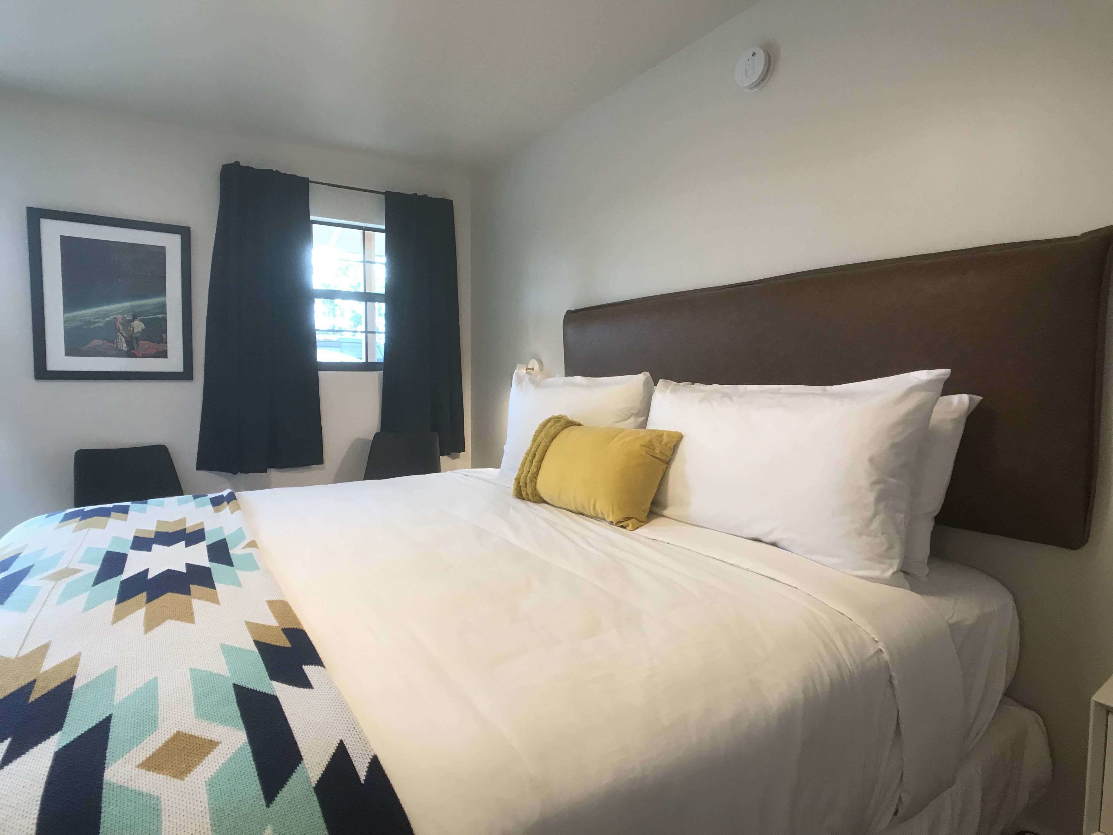 room, 1 king bed | 1 bedroom, blackout curtains, iron/ironing board, free wifi