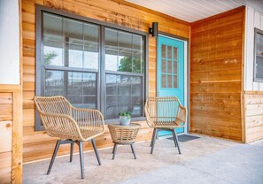 Exterior detail - Stonewall Motor Lodge (Stonewall)