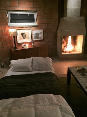 WiFi, bed sheets - Loft-Like Living in Marfa with Sexy Outdoor Shower (Marfa)