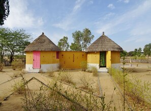 3 عدّة غرف نوم وملاءات أسرّة