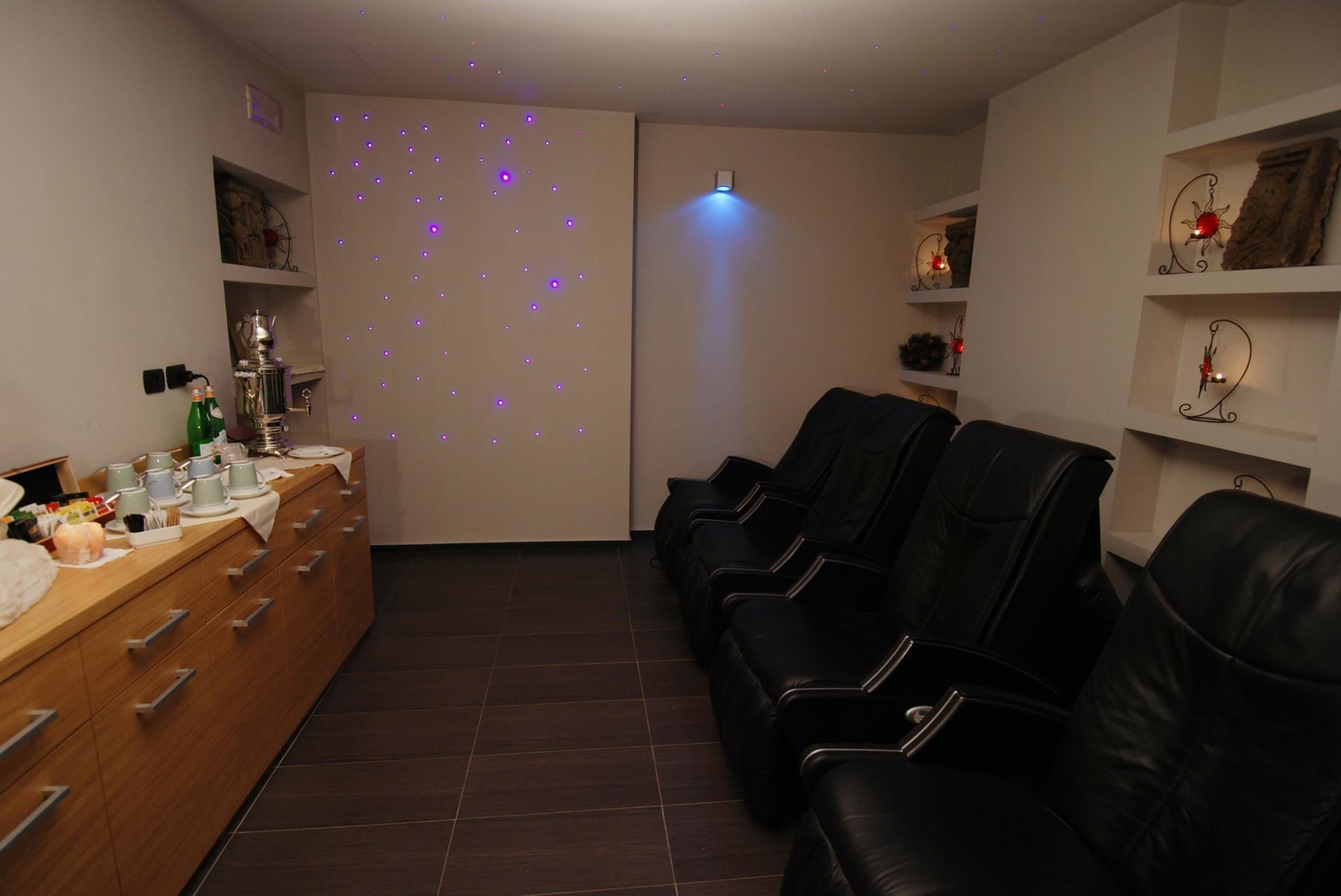 sports massages, 1 treatment room, massages