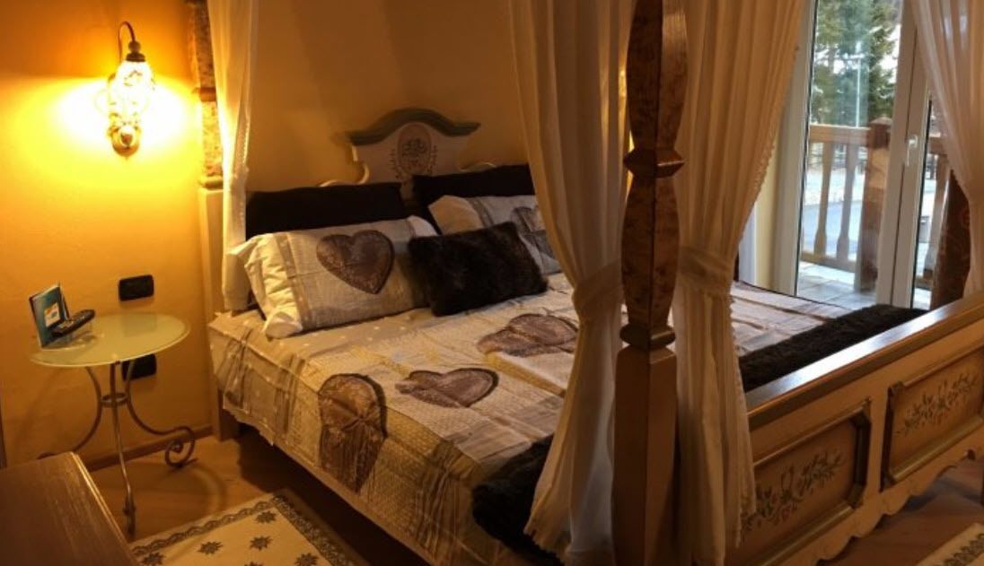 executive room | minibar, in-room safe, desk, free wifi