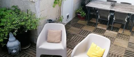 屋外ダイニングエリア