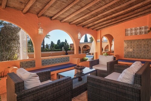 Pedrinho-Luz House- Pool heating, Garden, WIFI 