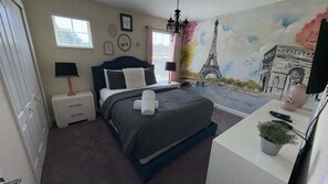 5 bedrooms, desk, iron/ironing board, WiFi (free)