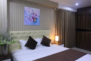 3 bedrooms, in-room safe, WiFi, wheelchair access