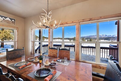 35 Acres-Luxurious 3 Private Suites-Sleeps 8-Kid+Dog Friendly-30+ Mile Views