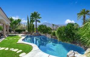 Piscine extérieure, piscine chauffée