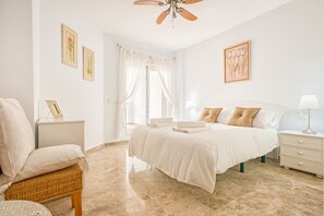 2 makuuhuonetta, silitysrauta/-lauta, ilmainen Wi-Fi, vuodevaatteet