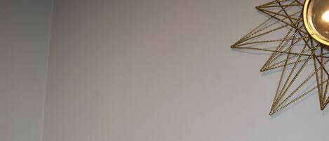 مكواة/لوح كي وواي فاي وملاءات أسرّة