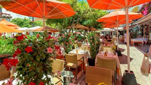 Outdoor dining - J03 Villa Mabola - Villa (Sitio de Calahonda)