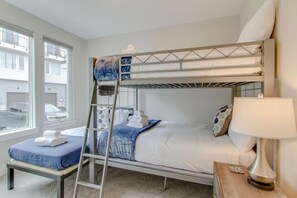 2 bedrooms, desk, iron/ironing board, WiFi