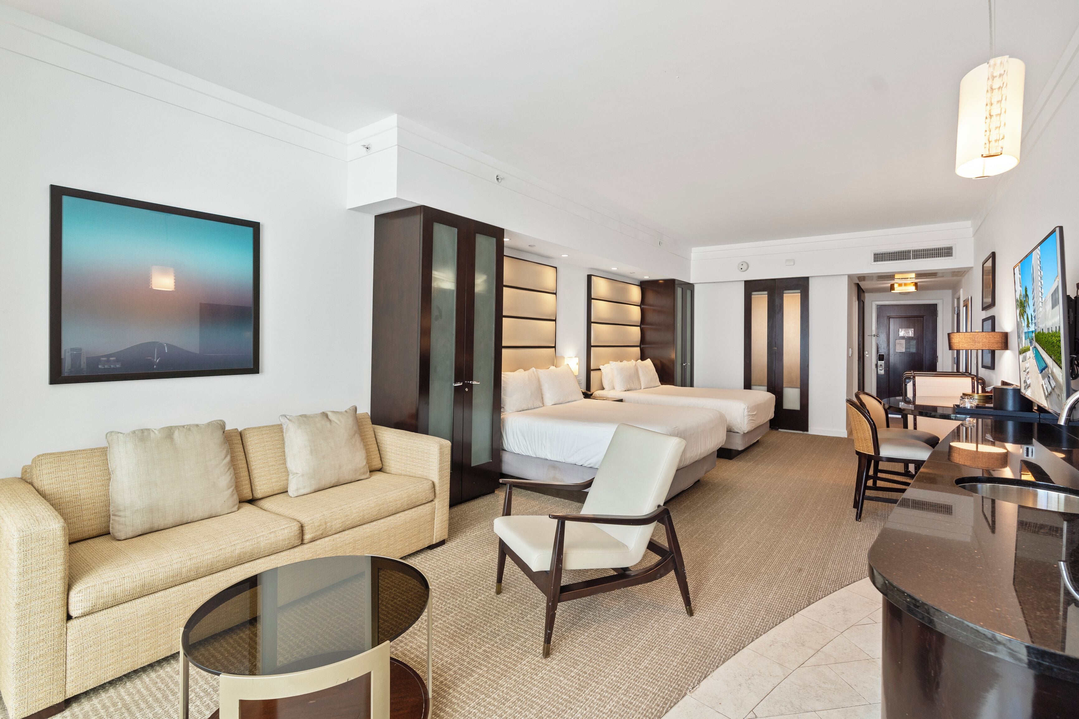 Beste Preise! Umgebaut !! Fontainebleau Sorrento Jr. Suite Mit 2 Queensize-betten Und Schlafsofa - Miami Beach, FL