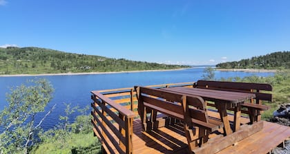 High standard cabin with view, hiking and fishing Ocean boat rental possible