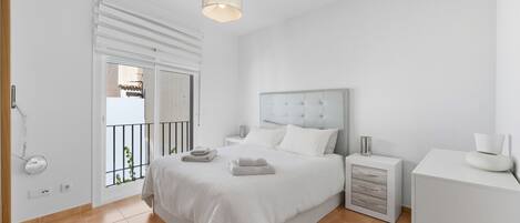 3 soverom, safe på rommet, strykejern/-brett og wi-fi (inkludert)