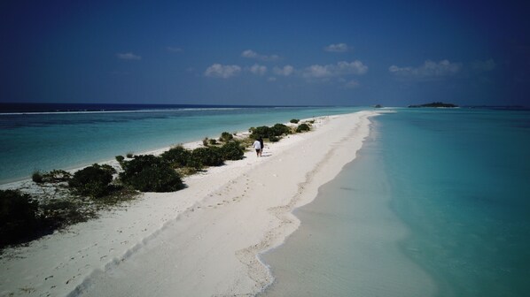 Beach nearby - Atollkey (Dhigurah)