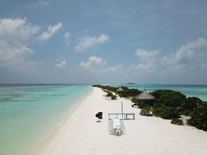 Beach nearby - Atollkey (Dhigurah)