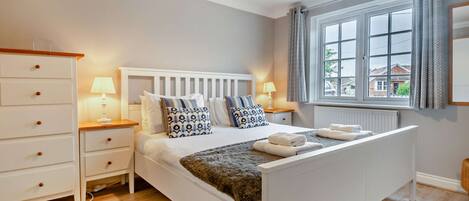 4 bedrooms, memory-foam beds, desk, iron/ironing board