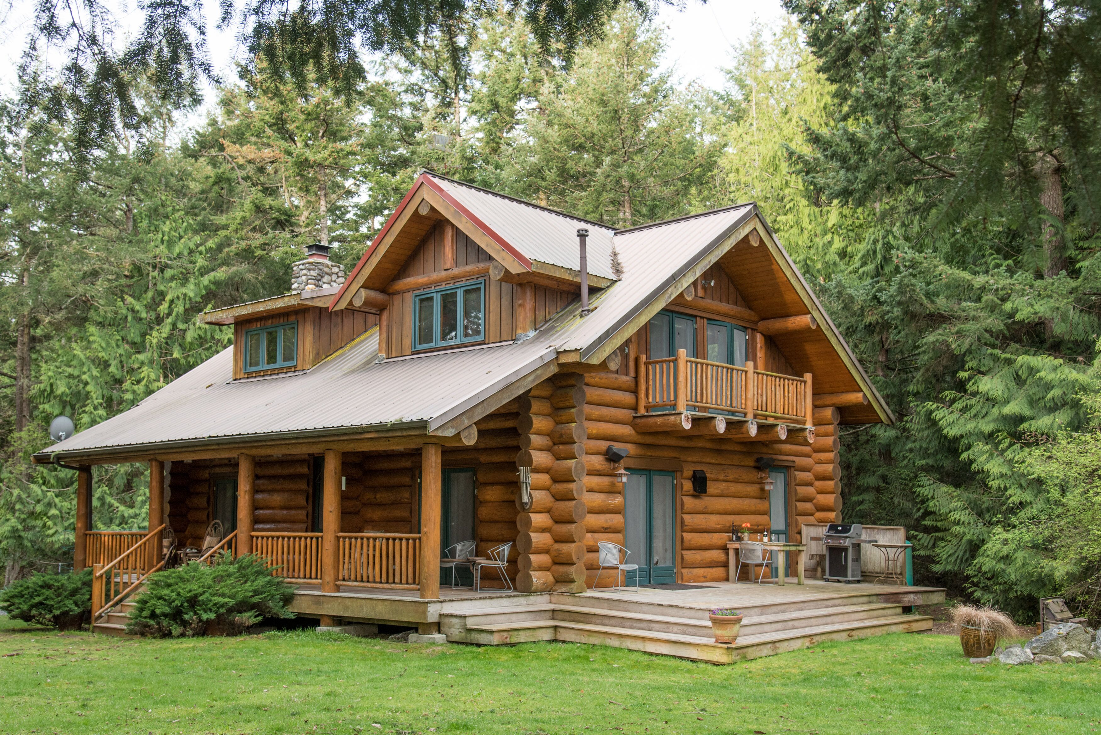 Spectacular, Contmeporary Log Cabin Retreat