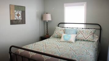 2 bedrooms, desk, free WiFi, bed sheets