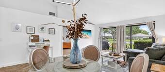 Charming PGA National Getaway -Relax,Dine, and Shop in Florida