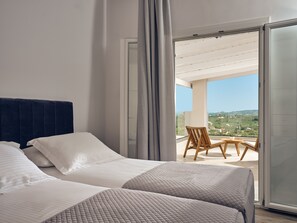 3 室のベッドルーム、セーフティボックス (室内)、アイロン / アイロン台、旅行用ベ�ビーベッド