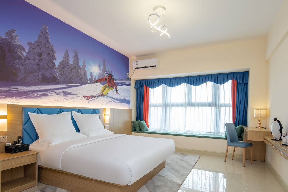 Elite Apartment | Premium bedding, individually decorated, individually furnished, desk