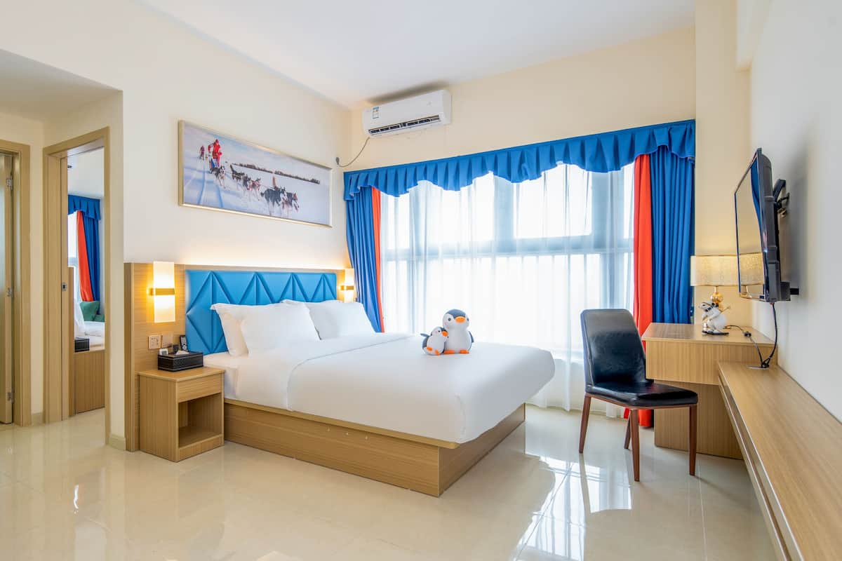 Elite Apartment | Premium bedding, individually decorated, individually furnished, desk