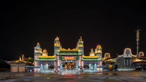 Floral hotel frozen adventure