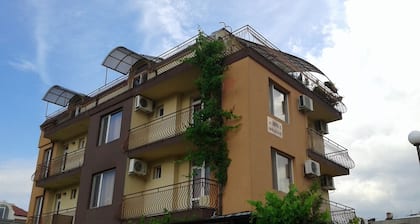 Къща за гости Зора-Primorsko