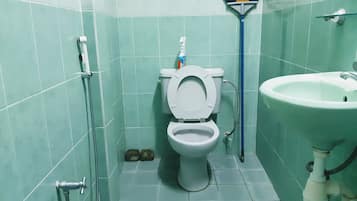 Sabun, sampo, dan tisu toilet