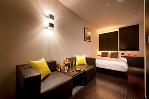 Double Room Check-in 20:00~, Smoking | Down comforters, minibar, individually decorated, blackout drapes - Hotel Bix - Adult only (Tokyo)