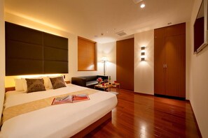 Down comforters, minibar, individually decorated, blackout drapes - Hotel Bix - Adult only (Tokyo)