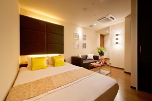 Down comforters, minibar, individually decorated, blackout drapes - Hotel Bix - Adult only (Tokyo)