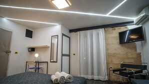 컴포트 더블룸, 바다 전망 | 1 개의 침실, 고급 침구, 책상, 노트북 작업 공간