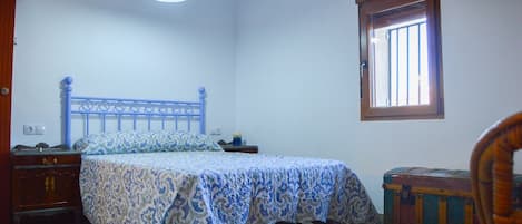 4 slaapkamers, een strijkplank/strijkijzer, wifi, beddengoed