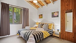 2 bedrooms, iron/ironing board, bed sheets