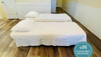 3 Schlafzimmer, BĂŒgeleisen/BĂŒgelbrett, kostenloses WLAN, BettwĂ€sche