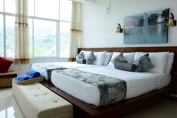 6 bedrooms, soundproofing, WiFi, bed sheets